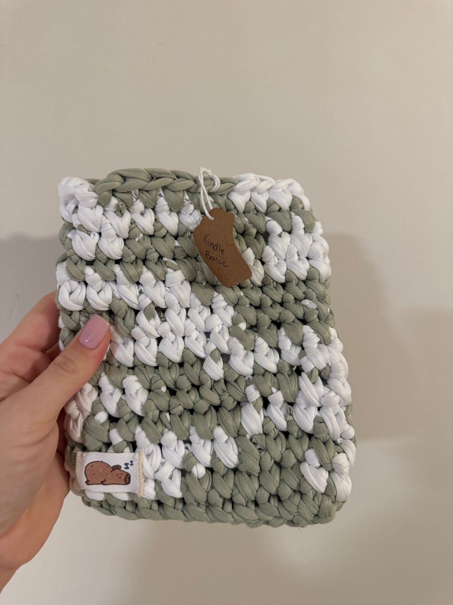 Crochet Kindle sleeve
